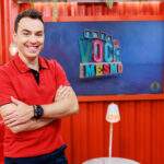 Rogério Chiaravalli mostra o artesanato de Campos do Jordão