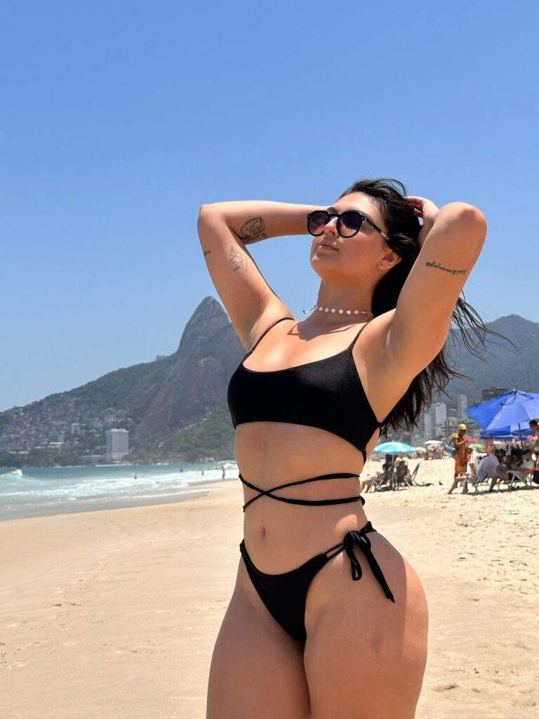Influencer + 18 Clara Wellen diz que sofreu com stalker igual ao da série “Bebê Rena”: “Dois anos com medo” 6 Influencer + 18 Clara Wellen diz que sofreu com stalker igual ao da série “Bebê Rena”: “Dois anos com medo”