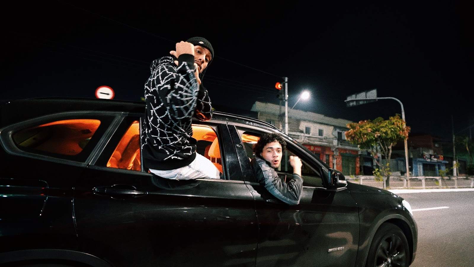 Com milhão de views na prévia, Sotam libera clipe da faixa “Seu Gosto”