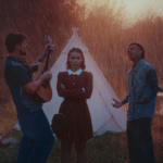 Lasso veröffentlicht neuen Song mit Micro TDH, mit Nanette Orellana als Protagonistin des Videos