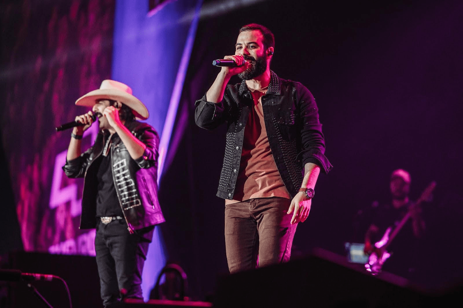 Fiduma e Jeca agitam palco do maior Festival de Cultura Agro do Mundo