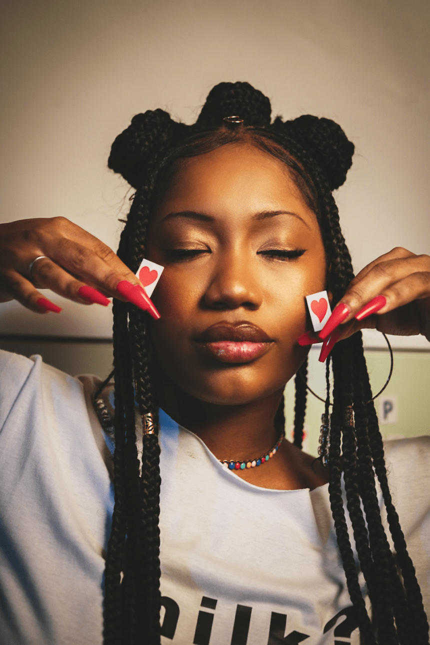 Reforçando a autoestima da mulher preta, Torya lança EP “Nega Doce”