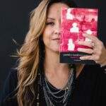 Estrela Ruiz Leminski divulga romance de estreia