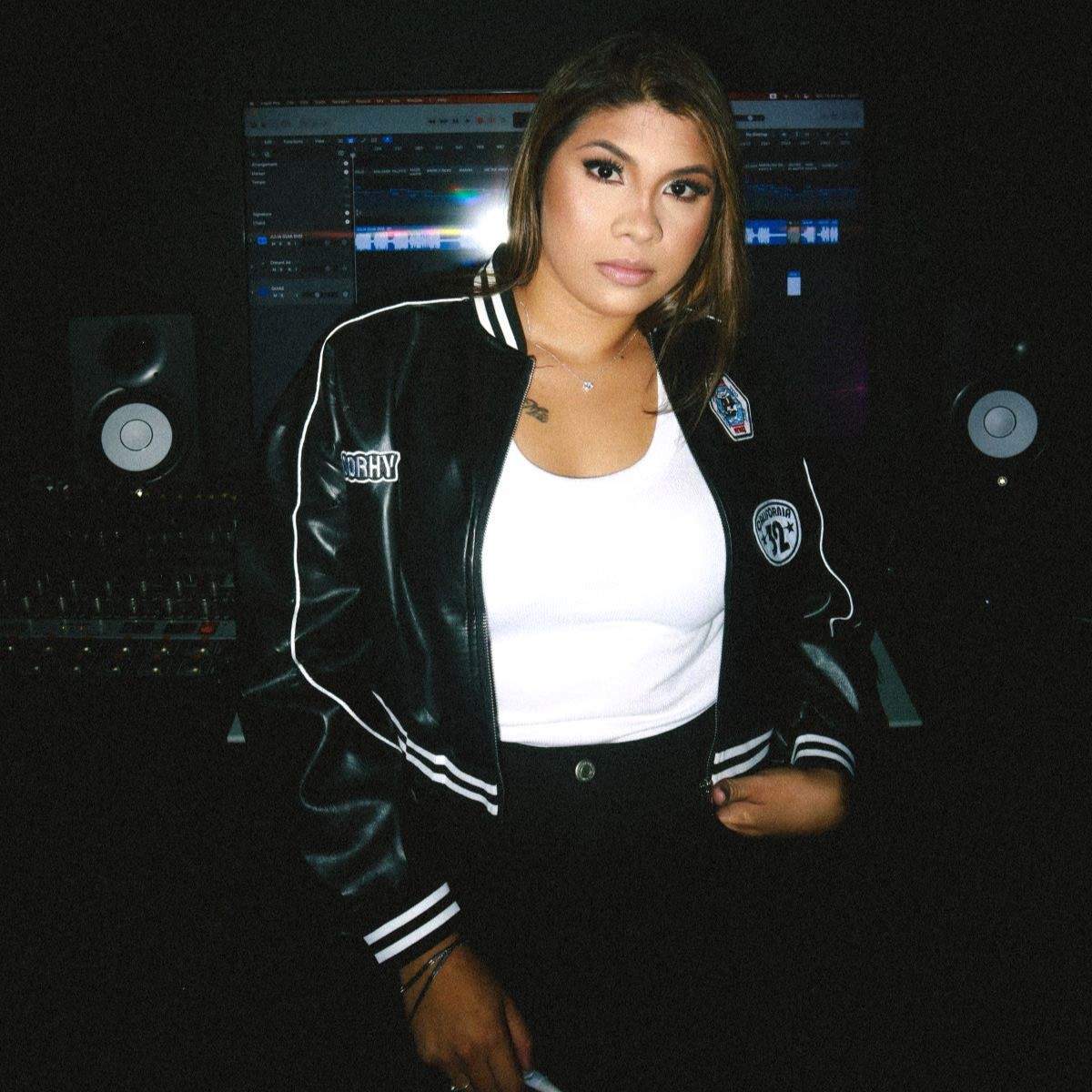 Jullia Lança Seu CD de Estreia: “É A JULLIA”