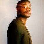 Conheça Wyn Starks, voz do viral global “Who I Am”