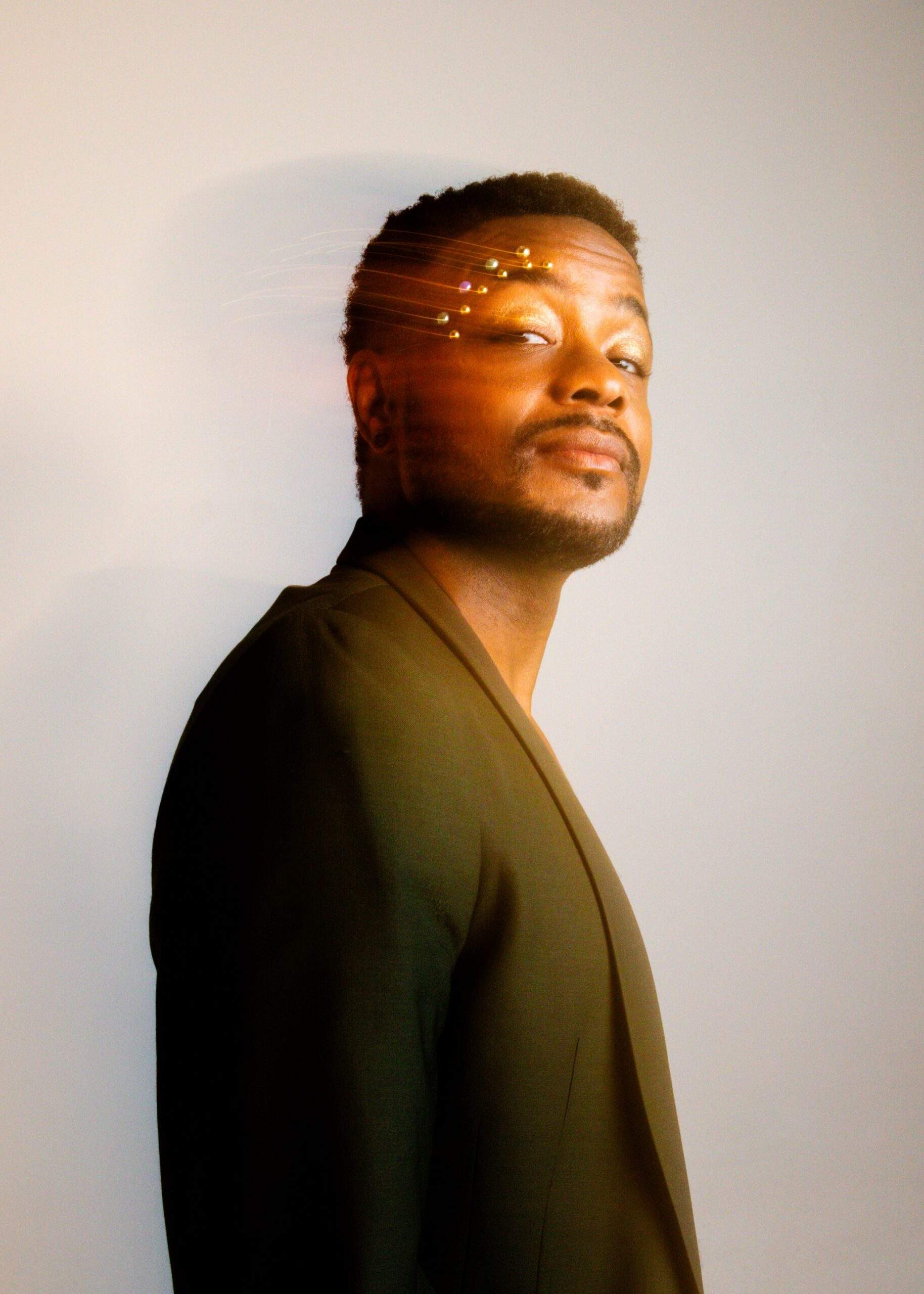 Conheça Wyn Starks, voz do viral global “Who I Am”