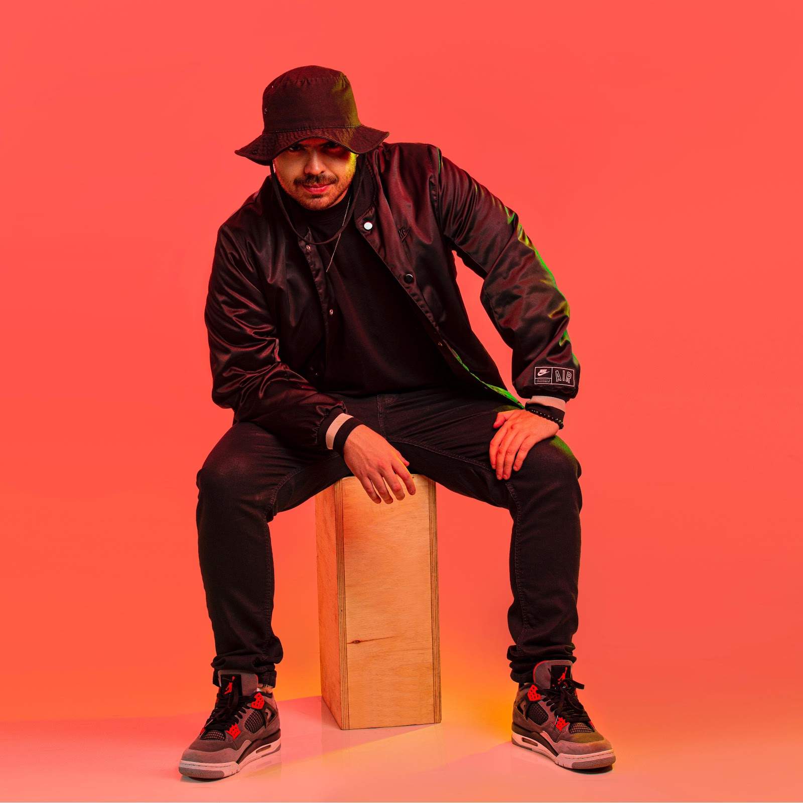 DJ Topo lança faixa inédita em parceria com DJ Yago e MC J Mito 