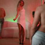 Ex-cantora infantil, BELLI tem conta banida do TikTok e clipe considerado impróprio