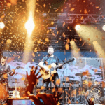 35+: Rosa de Saron lança turnê em São Paulo