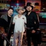 Dustin Lynch, estrela do country, participa de novo single da dupla Fernando & Sorocaba