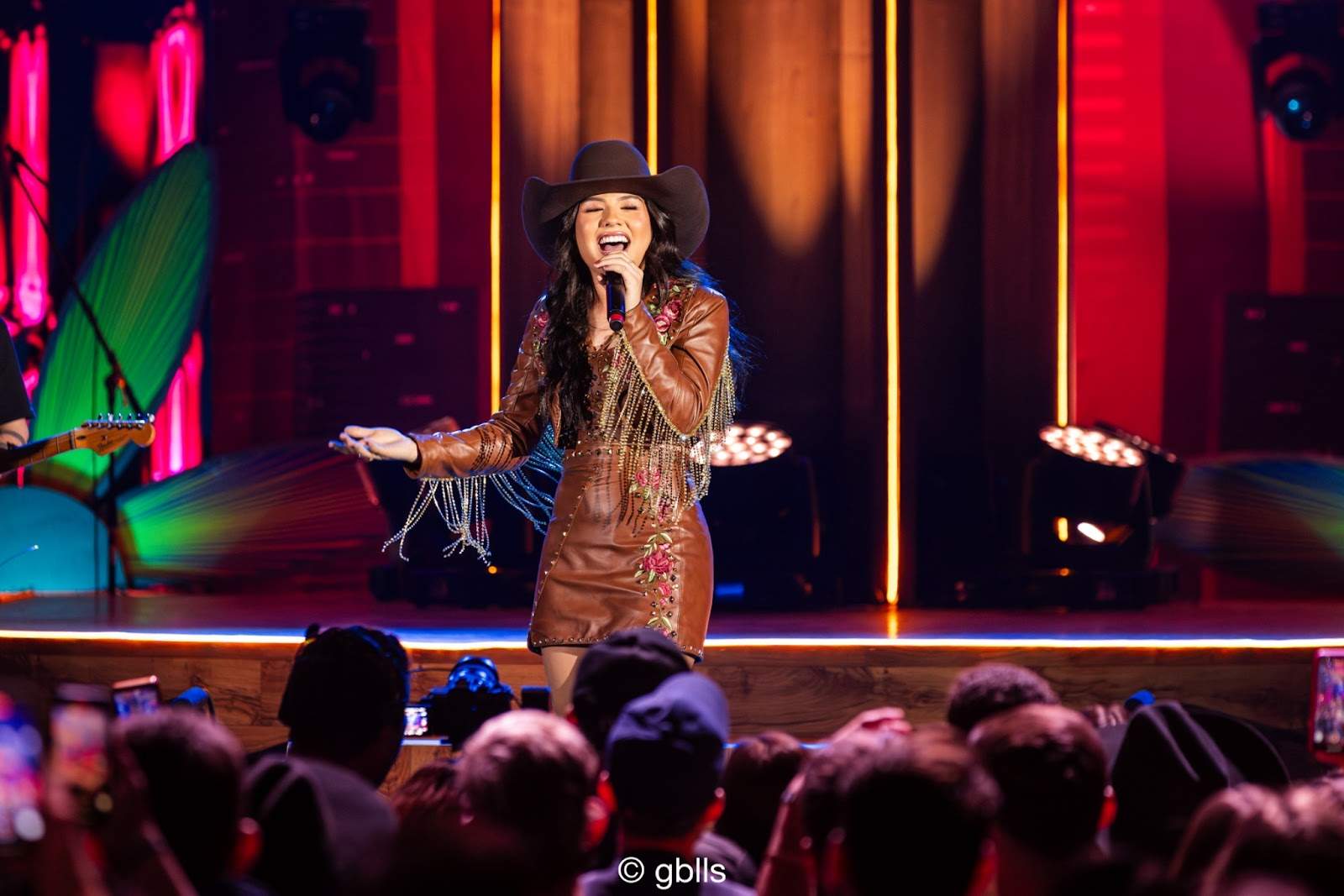 Fiorella lança primeiro EP de “Meio Cidade, Meio Interior”