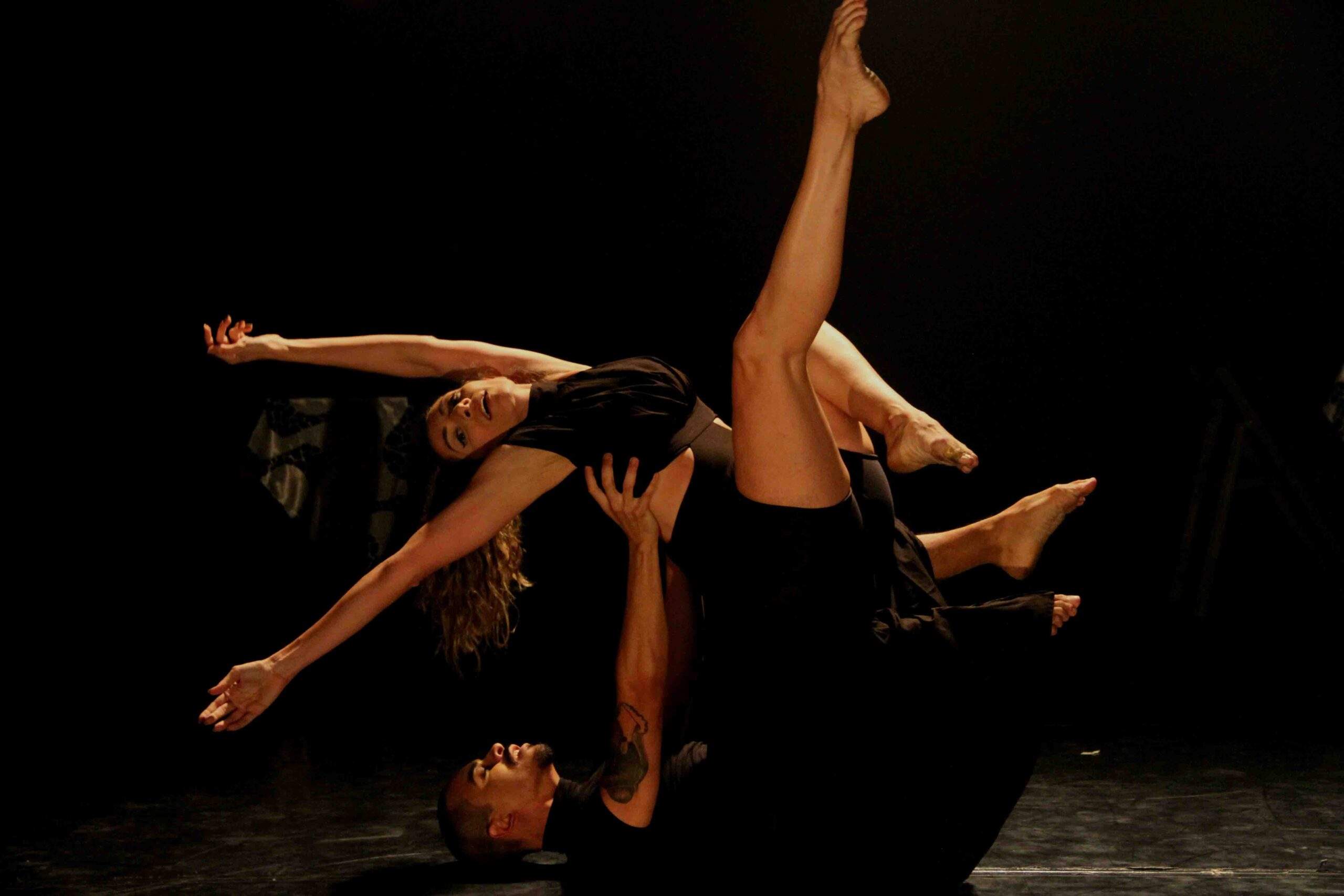 Gratuito: Companhia de Atores Bailarinos Adolpho Bloch celebra 25 anos com aclamado espetáculo “Bar da Esquina” na Tijuca