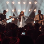 Em alta nos streamings e redes sociais, Mari Borges lança “Eu tenho um Deus”