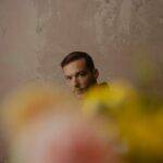 Ben Böhmer se reinventa no álbum Bloom, que une eletrônico e pop alternativo