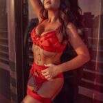 Empresária Pamela Mata fatura R$ 40 mil no OnlyFans, ganha prêmio e diz que tem assinantes famosos