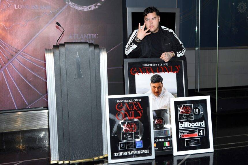 FloyyMenor recebe certificação de platina para “Gata Only” no Empire State Building