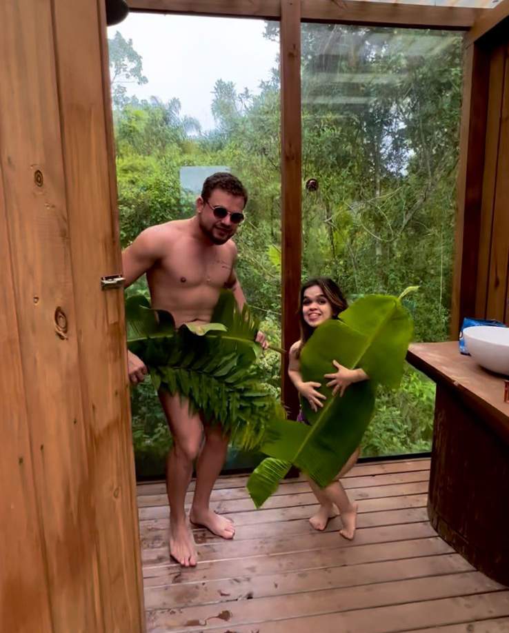 Anã do OnlyFans, Mini Gabys fatura R$ 80 mil e viraliza ao mostrar marido com 1,80m de altura