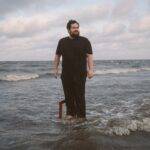 Artista gaúcho Jokin faz estreia solo com olhar colaborativo e indie bilíngue