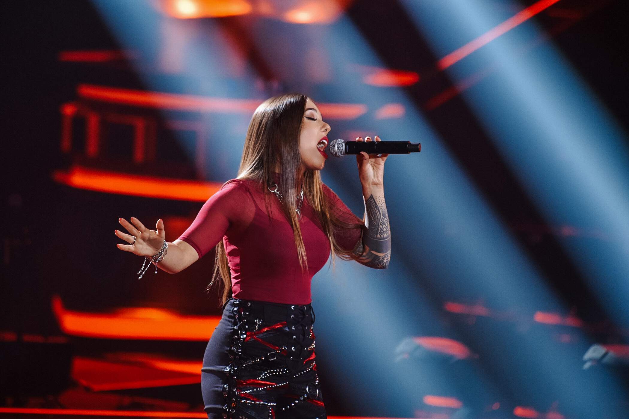 Isa Roddy apresenta versão heavy metal de clássico do Heart no The Voice Alemanha