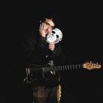 ‘Paraíso Tóxico’: rapper Kweller lança primeiro álbum solo da carreira