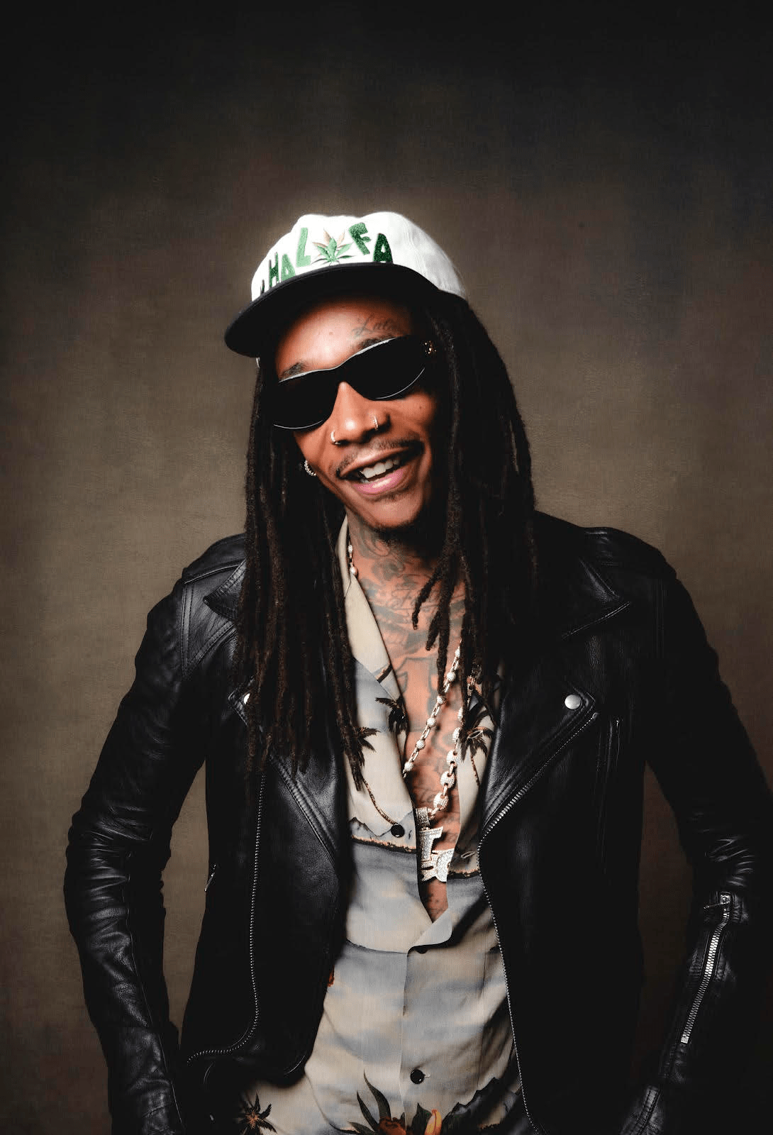 Wiz Khalifa lança “Bring Your Lungs” celebrando volta às origens