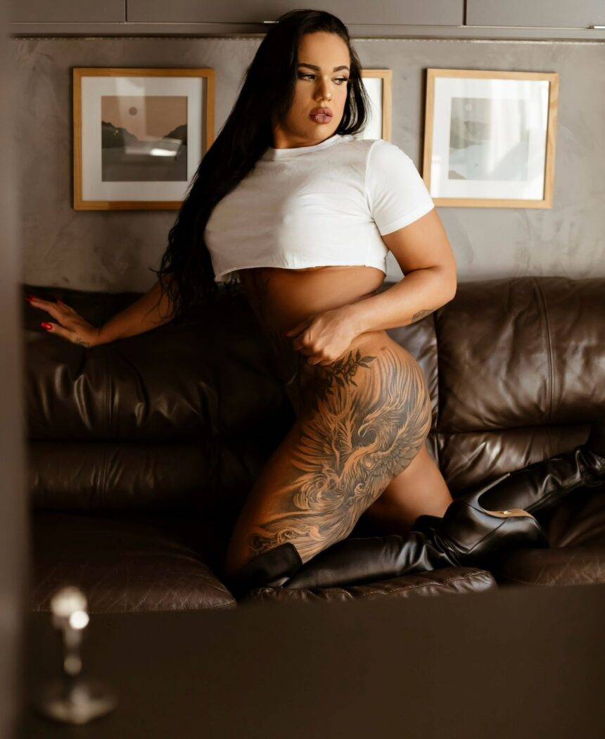 Priscila Tantão, Musa do Atlético-GO, estreia nova fase em ensaio sensual de tirar o fôlego