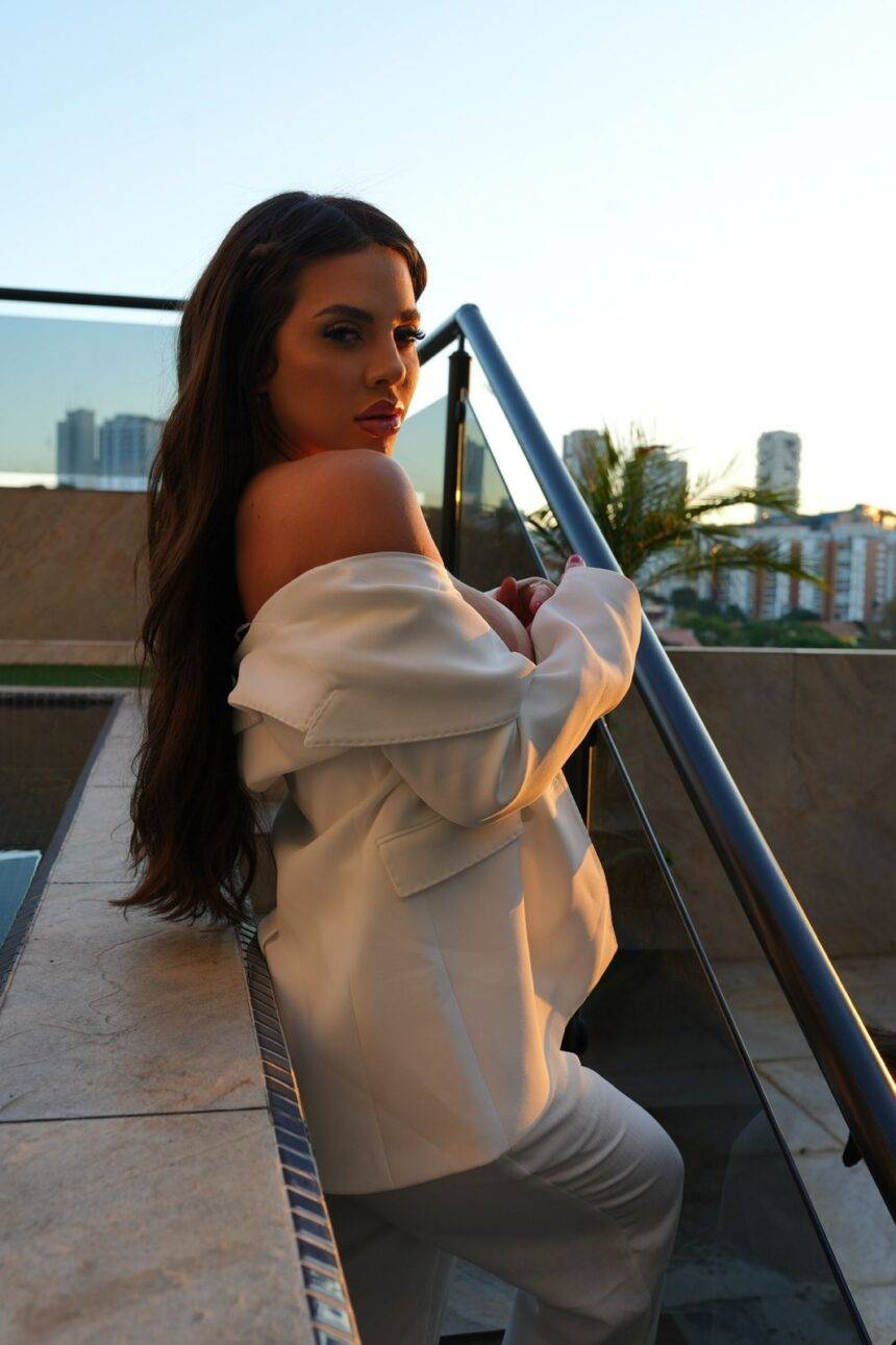 Influencer Rafa Oliveira supera bullying e se prepara para o Miss Paraná: “menos 25kg e muita terapia”