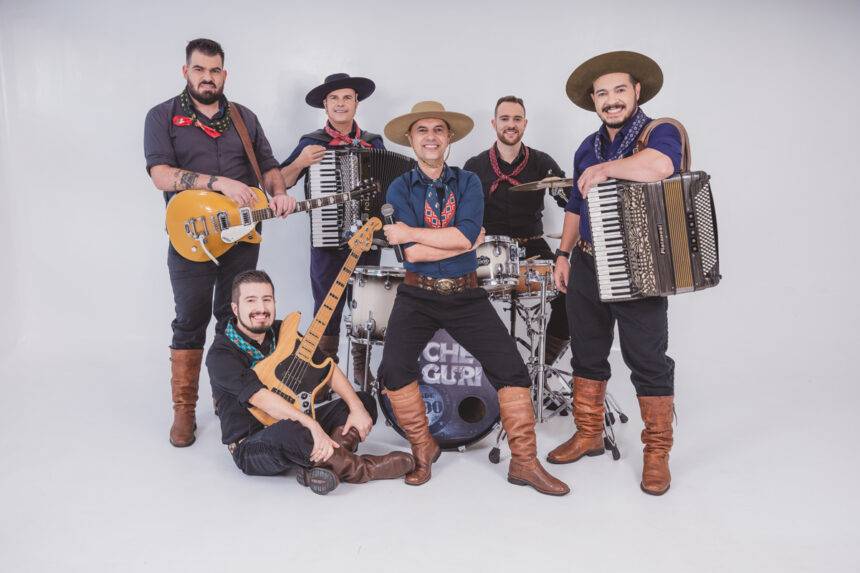 Tchê Guri canta seus sucessos no “Aparecida Sertaneja”