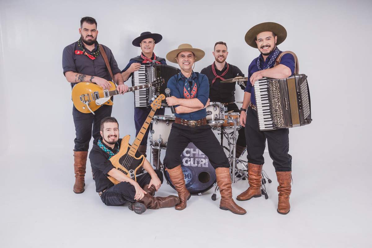 Tchê Guri canta seus sucessos no “Aparecida Sertaneja”