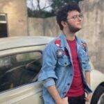 Em “Songs About You”, Alex Pucci usa recursos da metalinguagem ao cantar sobre o fazer músicas para a sua namorada