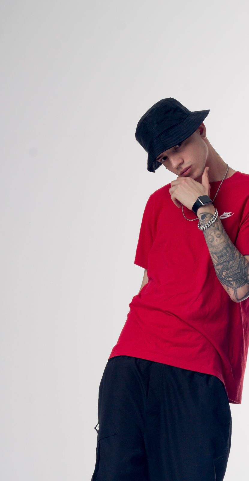 Influencer Arthur Ferri renuncia herança milionária para ser MC e se lançar em sites adultos: “ex-playboy”