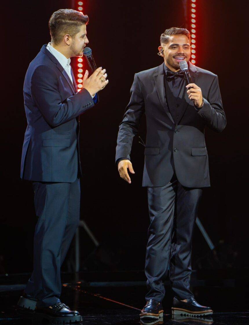 Evoney Fernandes e Nadson O Ferinha estreiam feat inédito no DVD “Finíssimo”