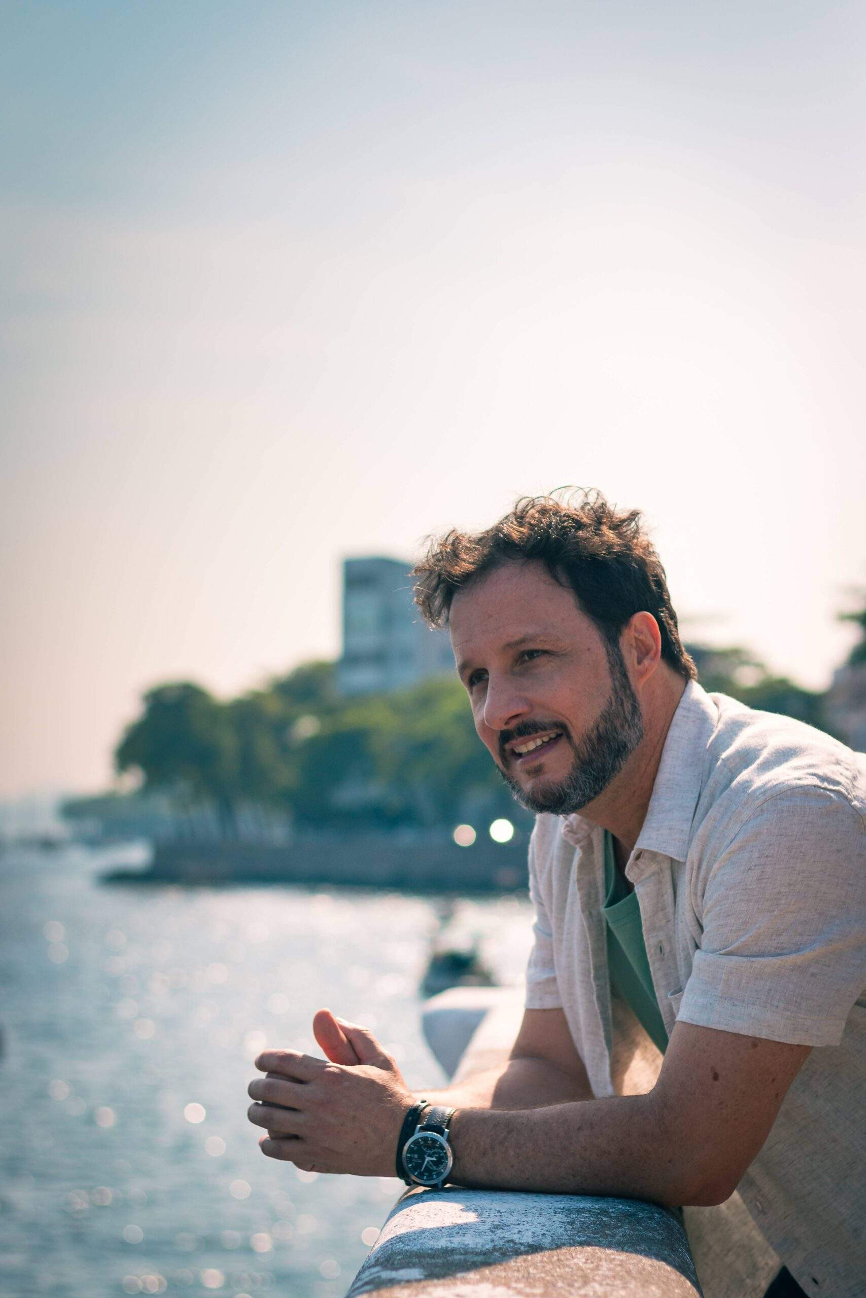 Léo Martins grava música de Edu Krieger relembrando a amizade dos tempos de faculdade