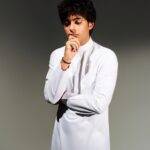 Conheça Mishaal Tamer, nome em ascensão do pop para a geração Z