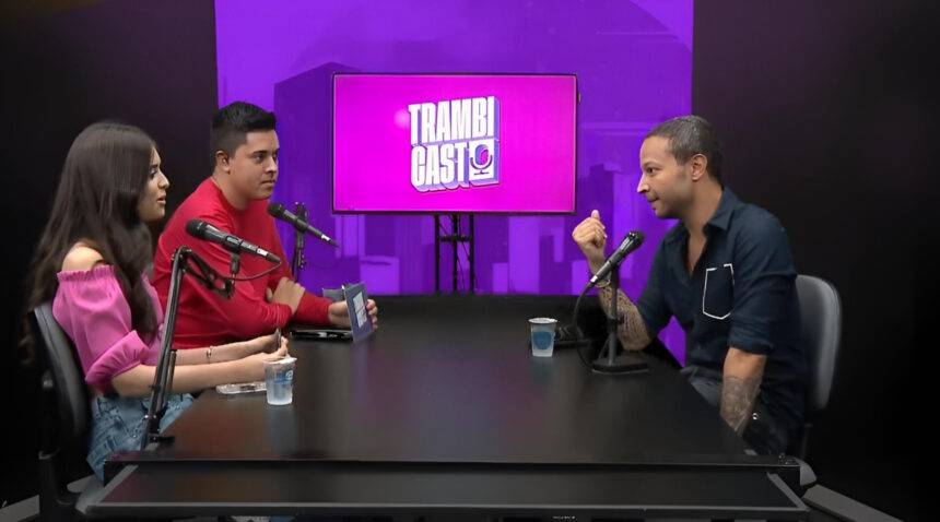 Criador do prêmio jovem, Guto questiona Manu Bahtidão e entrega casal misterioso no Trambicast