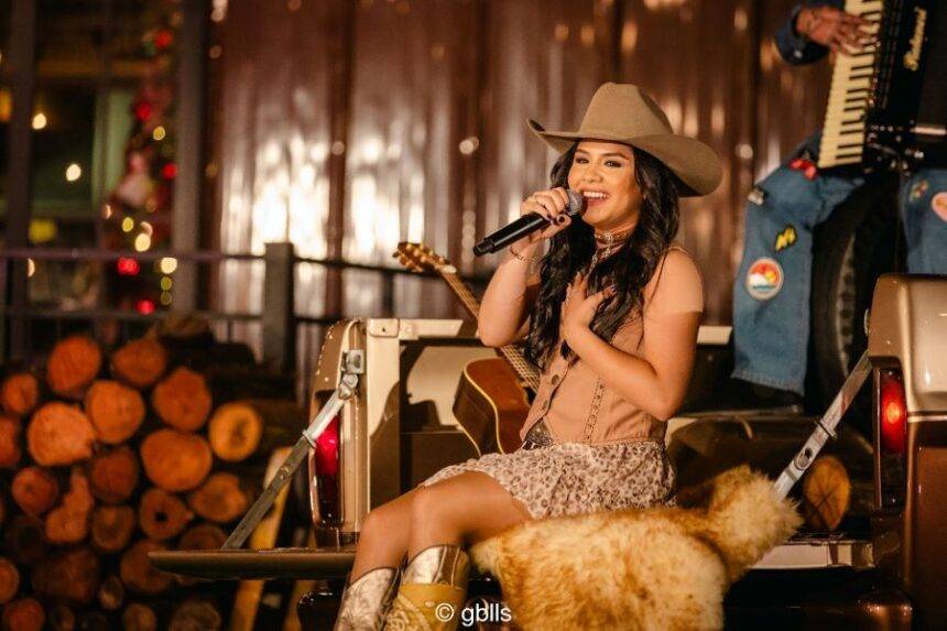 Fiorella regrava sucessos do sertanejo em projeto intimista