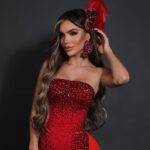 Após inúmeros ataques, Musa do Salgueiro rebate críticas e dispara: “Estão me crucificando”