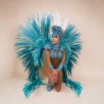 Rainha da X9 Pioneira, Francine Carvalho usa fantasia de 30kg e faz balanço do Carnaval: “desfile de campeã”