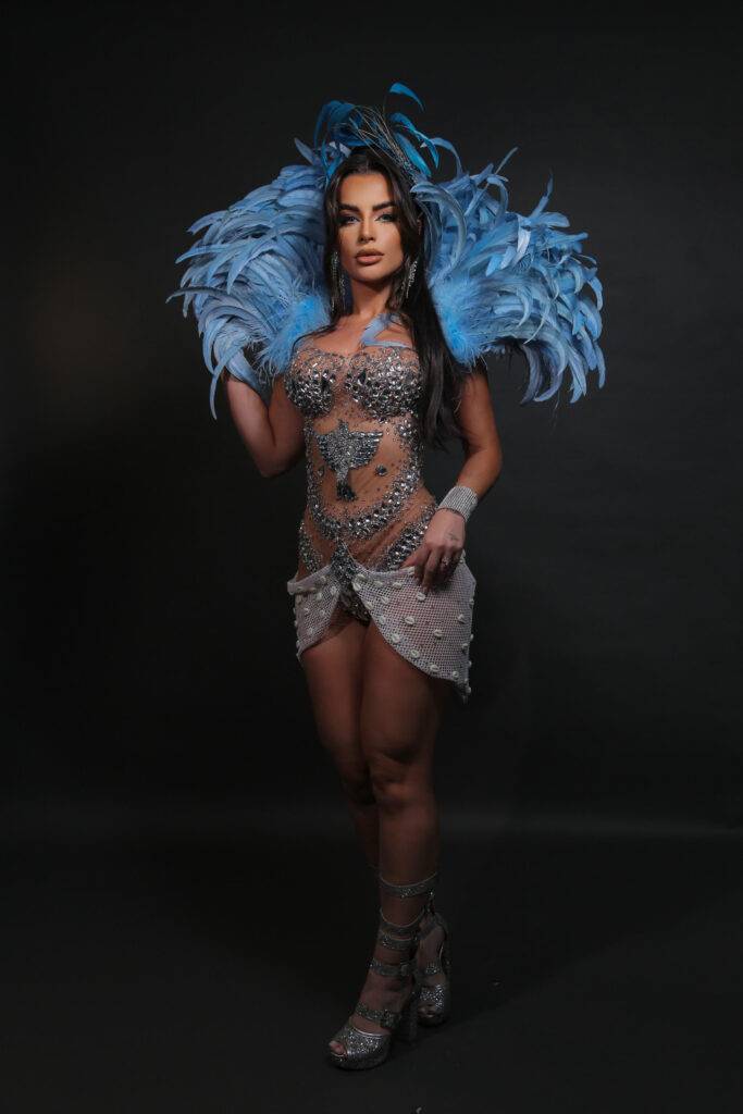 Musa da Colorado, Mariana Marquini vai recriar fantasia de Gracyanne Barbosa: "mais pelada" 3 Musa da Colorado, Mariana Marquini vai recriar fantasia de Gracyanne Barbosa: "mais pelada"