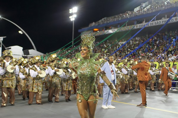 Madrinha da Vila Maria, Josi Aoas faz balanço do Carnaval e lembra críticas por samba: “tive que ser forte” 7 Madrinha da Vila Maria, Josi Aoas faz balanço do Carnaval e lembra críticas por samba: “tive que ser forte”