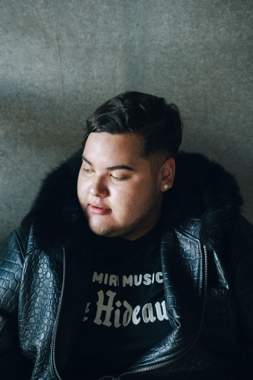 Fenômeno do reggaeton, FloyyMenor revela clipe para “MI LULI”