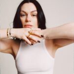 Jessie J lança versões acústicas de “No Secrets” e “Living My Best Life”