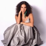 A cantora Clariá é uma das convidadas da Roda do Sha no Jungle Garden Pub, quando canta a autoral ’21’ e uma releitura de Elis 