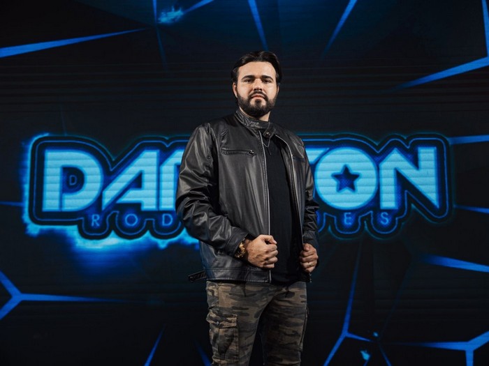 Darlison Rodrigues estreia projeto autoral 'Nova Era' em todas as plataformas digitais 1 Darlison Rodrigues estreia projeto autoral 'Nova Era' em todas as plataformas digitais