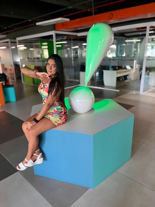 Atriz da RedeTV!, Fabi Santos troca o humor por ação e suspense em nova websérie polêmica gravada no Rio 5 Atriz da RedeTV!, Fabi Santos troca o humor por ação e suspense em nova websérie polêmica gravada no Rio