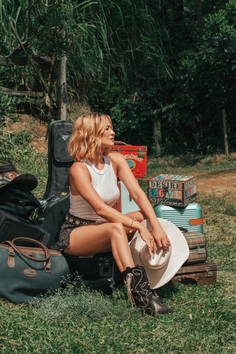 Isabella Gaspary resgata raízes e memórias no novo single "De Onde Eu Vim" 6 Isabella Gaspary resgata raízes e memórias no novo single "De Onde Eu Vim"