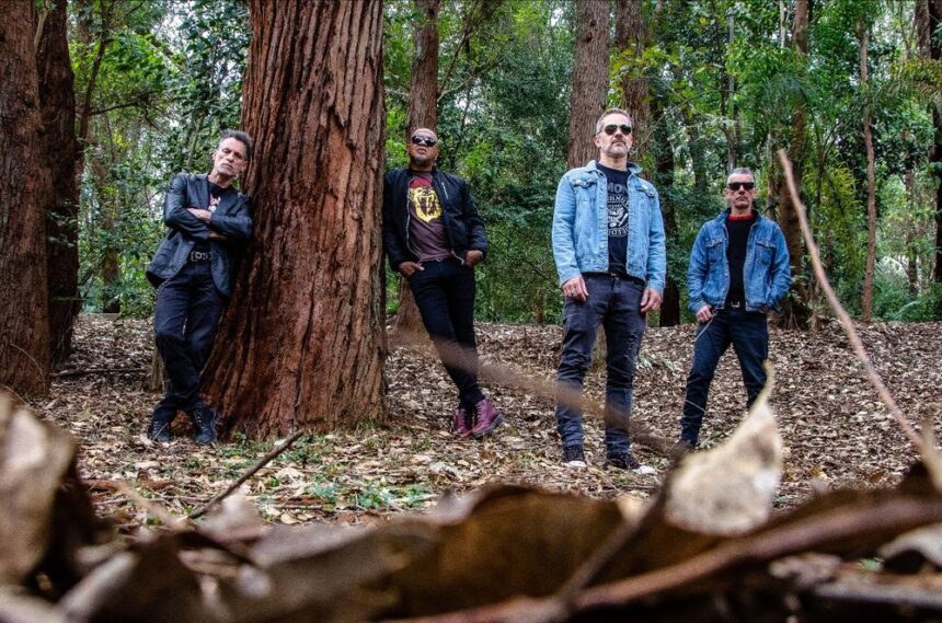 Supla e Inocentes lançam split que revela sintonia afiada antes de parceria ao vivo no The Town 2025