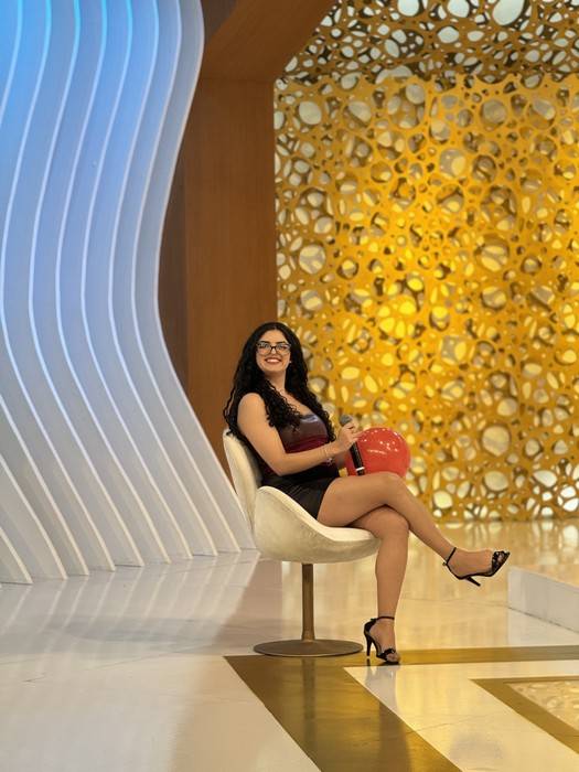 Musa +18, Andry Silva fatura alto com fetiche inusitado por balões e vira destaque no Superpop, de Luciana Gimenez