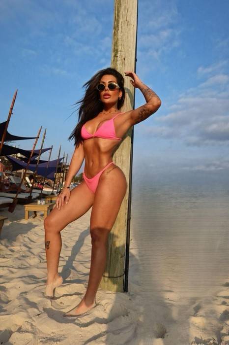 Babi Montello, da RedeTV!, diz que recusou propostas de plataformas adultas: "me garantiram R$ 300 mil todo mês"