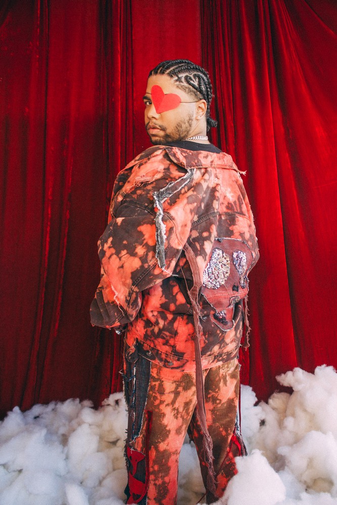 RIAN SEMY reflete sobre os riscos de se apaixonar em seu novo EP "Perigo" 3 RIAN SEMY reflete sobre os riscos de se apaixonar em seu novo EP "Perigo"